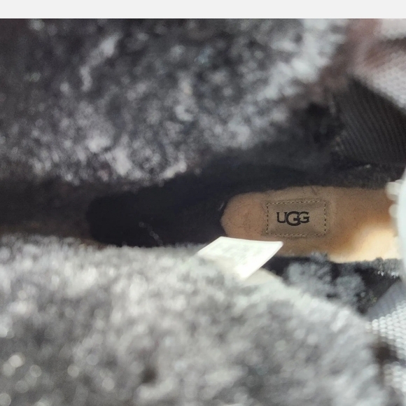 UGG Tahoe Waterproof Boots NEW! $225 Sz 9 Black DryTech 1107469 - Picture 8 of 12